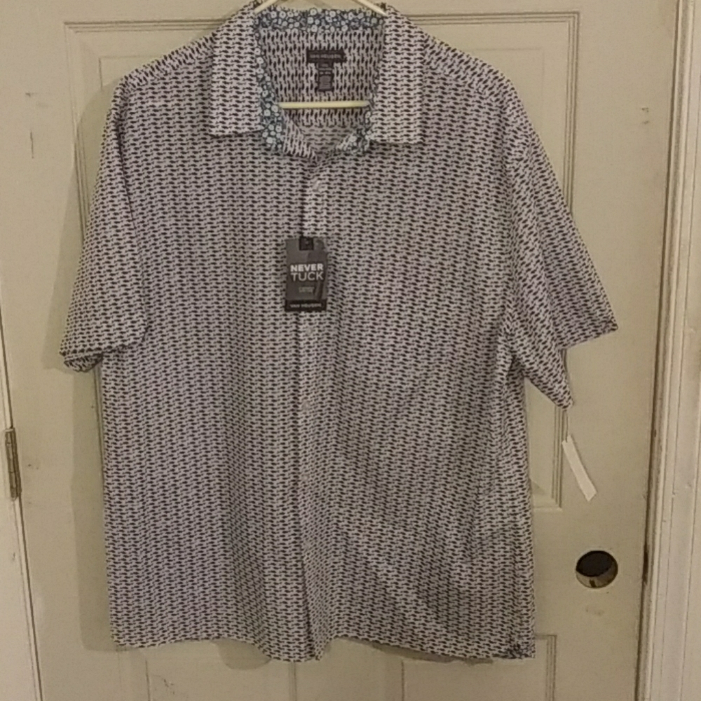 NWT Van Heusen Button Down shirt